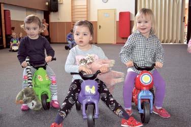 Neumíš-li ještě číst, starší kamarádi, nebo rodiče Ti rádi pomohou. Rok od roku stále zkušenější tým pedagogů a nadšenců pro Tebe připravuje větší porci zábavy, dobrodružství a tvořivosti.