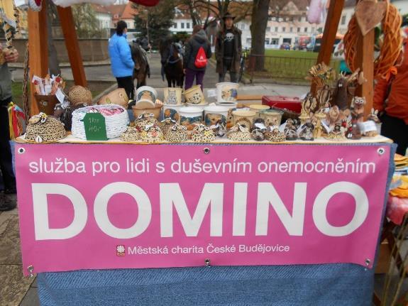 DOMINO a veřejnost Trhy Naše výrobky jezdíme prodávat na trhy a jarmarky.