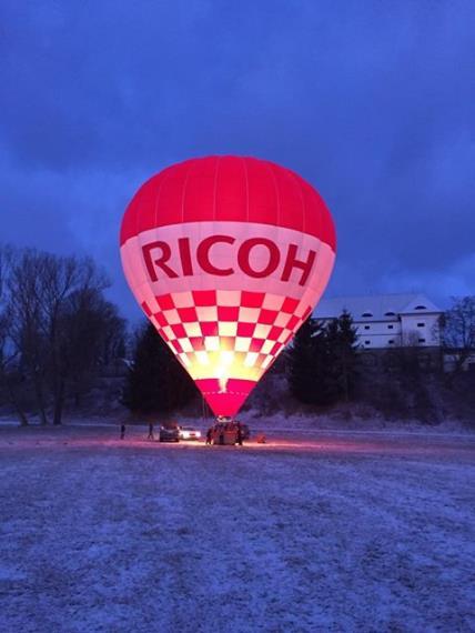 S T R Á N K A 4 Ricoh balón se pokusí o nový český rekord a podpoří neziskovou organizaci KR Smečno Praha, 19.