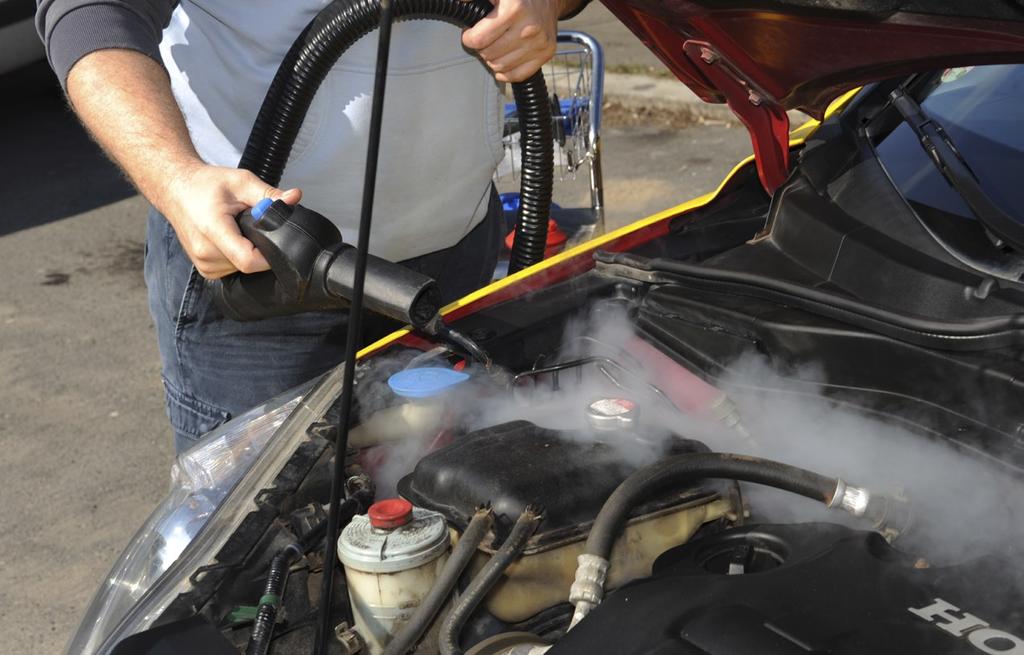 Vozidla Horká pára a špičková autokosmetika na bázi nanotechnologií dokáží odstranit i hloubkově usazené nečistoty Pracujeme s ekologicky nezávadnou profesionální kosmetikou Mytí a dezinfekce jsou