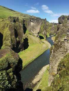 _ PUTOPIS rističke rute koja povezuje znamenitosti kao što su nacionalni park Thingvellir, slap Gullfoss te geotermalno aktivna dolina s gejzirima među kojima je najveći Strokkur.