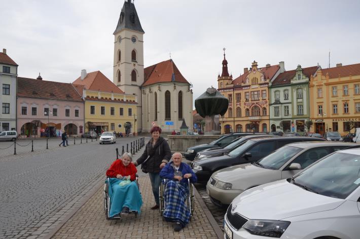 melodie v našich vzpomínkách zůstávají hluboce zakořeněna.