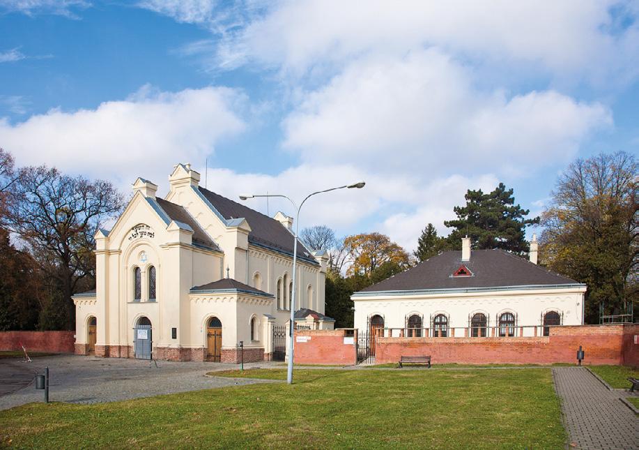 Zahrada nabízí jedinečný pohled na obě zmíněné vily. Vila Löw-Beer i galerie a kavárna Celnice jsou v pondělí zavřené. Drobného 22 Otevírací doba zahrady IV X PO NE 10.00 20.00 XI III PO NE 10.00 18.