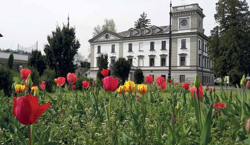 BAZÉNY WHIRLPOOL SLEVA BALNEO SAUNA PÁRA GOLF RESORT KONOPIŠTĚ**** Tvoršovice, střední Čechy TÝDENNÍ CVIČENÍ V ČR n Ubytování: dvou-, tří- a čtyřlůžkové pokoje, koupelna (vana) s WC, fén, TV,