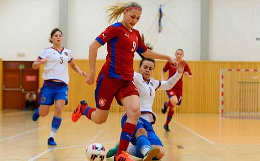 Nominace U19 na Turnaj 4 zemí Brankáři / Goalkeepers Jméno a příjmení Narození Klub Starty Branky Lukáš Lecjaks 22. 5. 2000 SK Interobal Plzeň 3 0 Jan Žežulka 28. 6.