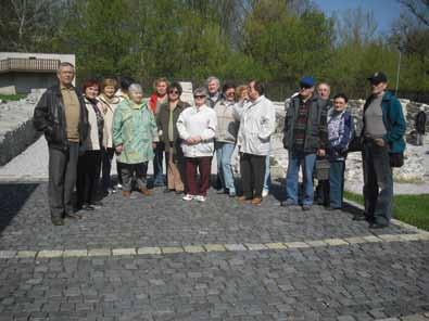 Seniori na Gerulate Ružinovskí seniori s výletmi pokračujú naďalej Organizácia Jednoty dôchodcov sa rozhodla svojich členov z času na čas dostať do prírody.