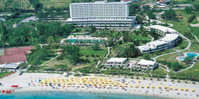 Akce repeaters I pro náročné Pro rodiny s dětmi Výborná poloha Athos Palace Hotel all inclusive CHALKIDIKI KALLITHEA Hotel je obklopen rozsáhlou zahradou.