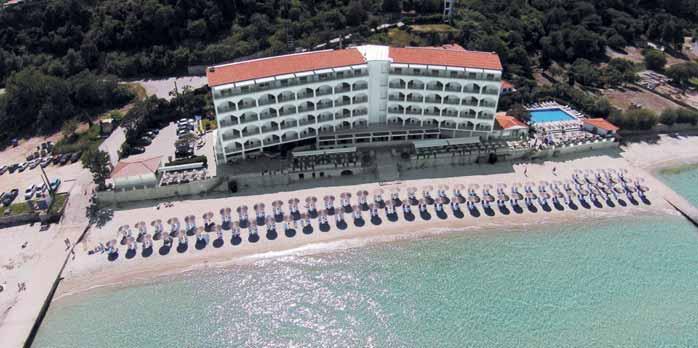 Až 2 děti výhodná cena I pro náročné Přímo u pláže Rezervujte včas Příjemné prostředí Ammon Zeus Hotel Polopenze CHALKIDIKI KALLITHEA Hotel se nachází hned u moře a pláže v klidném prostředí, jen cca