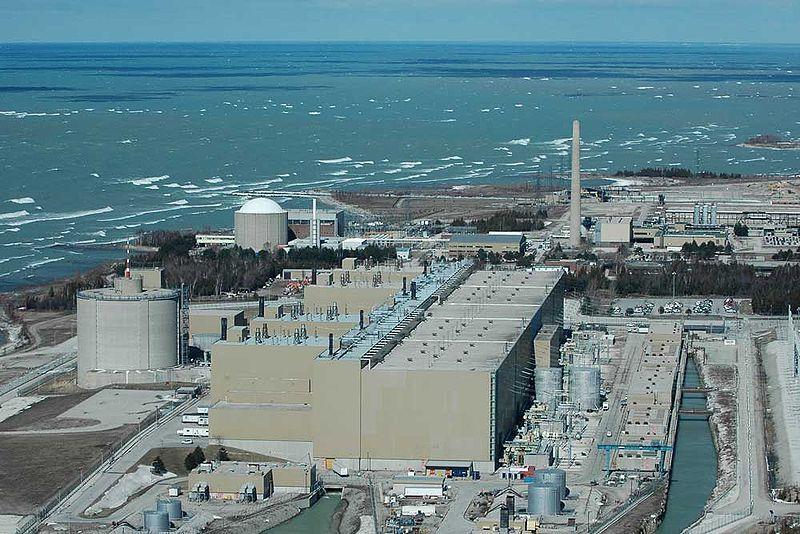 Úspěšné přechody k nízkoemisní elektroenergetice Kombinace obnovitelných a jaderných zdrojů Ontario 2014 - konec uhlí v elektroenergetice rekonstrukce reaktorů CANDU na další čtvrt století (ještě v