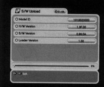 5.5.4 Přepis programového vybavení do jiného přijímače S/W Upload a) Propojte přijímače kabelem RS 232.