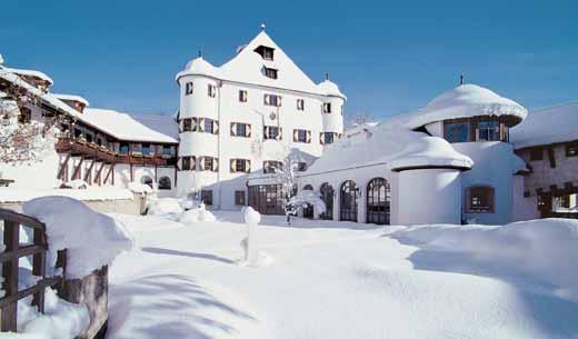 konkretizace budovy, ve které jsou umístěny poloha: Fieberbrunn, centrum - 1,5 km, skiareál Fieberbrunn / Saalbach - Hinterglemm / Leogang - 3,2 km, skiareál Buchensteinwand - 3,6 km, St.