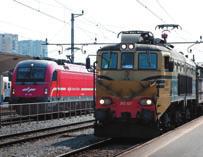 Revija Slovenskih železnic avgust-september 2009 7 Aktualno Olga Žvanut Električne lokomotive vrste 362 so se poslovile Lokomotiva 362 027 je pripeljala še zadnji tovorni vlak na postajo Ljubljana.