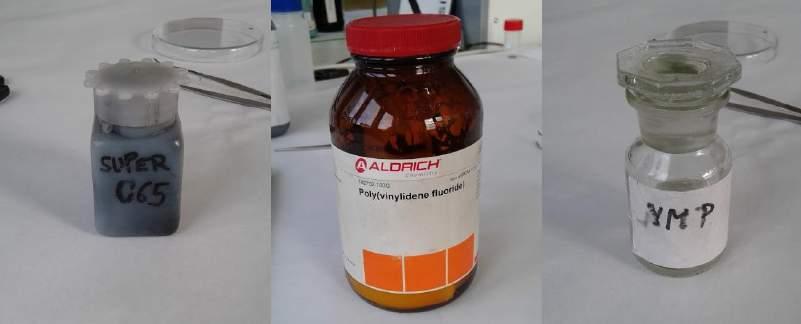 Obr. 17 Přísada SUPER C65, pojivo Poly(vinylidene fluoride), rozpouštědlo NMP Prvním krokem bylo umytí laboratorního skla podle pokynů, které jsou uvedeny v laboratoři.