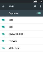 Wi-Fi zapnete/vypnete stisknutím vypínače v horní liště. 4.