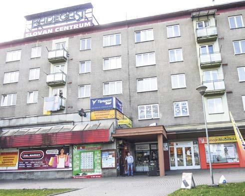 Stoka ostatních zaměstnců záodu ykonáá nyní práci pro firmu Maspex-Walmark při ýrobě nápojů, uedla tiskoá mlučí Walmarku Kateři Ondřejkoá.