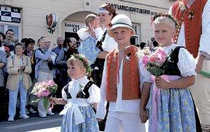 Institut bízí zdělání ženám TŘINEC / Institut EuroSchola realizuje od září loňského roku Třinci zděláací projekt Kariéra pro ženy.
