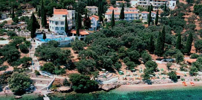 SAMOS KERVELI Kerveli Village Hotel Polopenze Akce repeaters Dítě výhodná cena Přímo u pláže Klidné prostředí Krásná příroda Klidný hotel s příjemnou atmosférou, vystavěný v klasickém řeckém stylu se