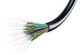 optický signál elektrický signál Optický kabel (3) Přenosové rychlosti v řádech Gbs Velké vzdálenosti Původně pouze jednosměrný přenos Vysoká počáteční investice Odolné vůči EMI