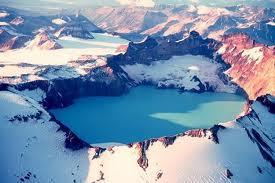 svete (najvyšší na svete Ojos del Salado - 6893 m n. m. a dno jeho krátera v nadm.