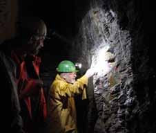 Vladimir Šrein vom Tschechischen geologischen Dienst. Bildnachweis: David Brandt, 2012 (4), Landesamt für Archäologie Sachsen, L. Harasim (5), F.