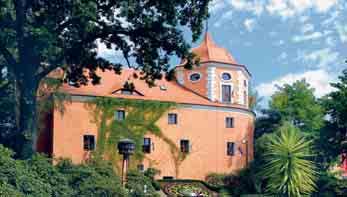 ZITTAU Die Stadt der Fastentücher Als blühender Handelsplatz wurde sie einst als Die Reiche gepriesen. Der historische Stadtkern ist nahezu lückenlos erhalten.