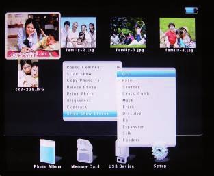 Izaberite fotografiju, pritisnite M gumb za prikaz izbornika, pritisnite / gumb za odabir slide show effect (efekti prikaza slajdova), zatim pritisnite OK gumb za prikaz dodatnog izbornika. 2.