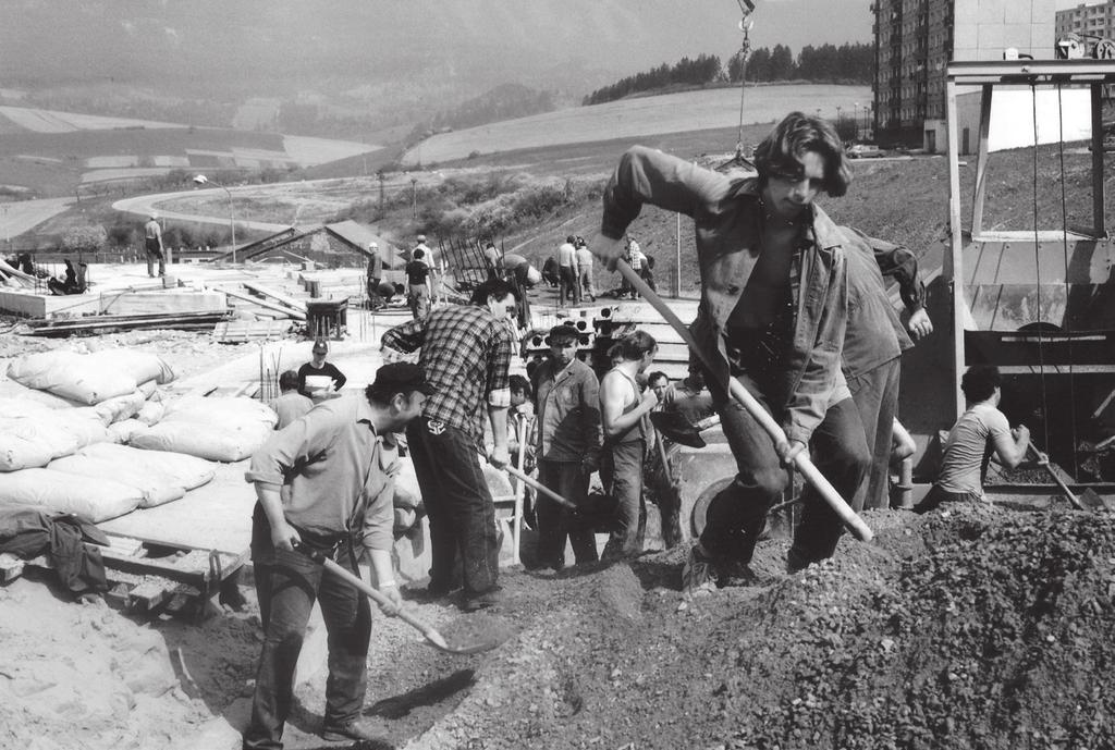 Vedúcim stavby bol Ján Grega. Prvá myšlienka bola už v roku 1989, keď nastalo uvoľnenie a chýbali kostoly. Aj v Dolnom Kubíne sme chceli postaviť nový kostol.