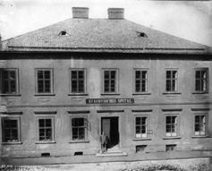 ZPRAVODAJ MĚSTSKÉ NEMOCNICE OSTRAVA / ROČNÍK XVIII / ČÍSLO 1 / LEDEN 2018 STRANA 3 170 let Městské nemocnice Ostrava (pokračování ze str. 2) nemocnice se sedmi objekty.
