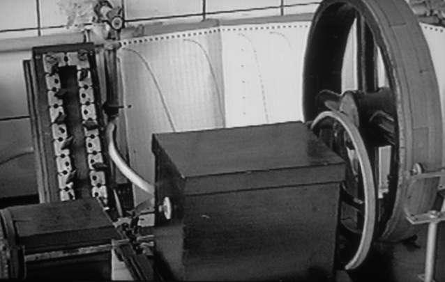 Polarograf Přístroj pro automatický zaznam křivky závislosti proudu na napětí při