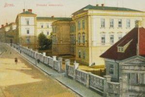 Historie FNUSA v roce 1919 vznikla Masarykova univerzita v Brně bylo rozhodnuto, že