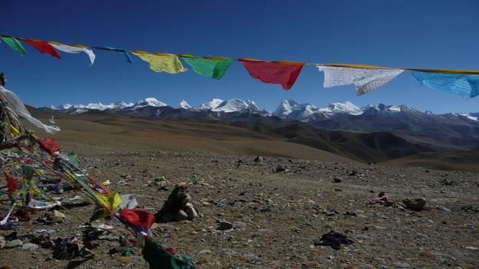 Xizang 西藏 1) Tibetská AO Xizang 2) Lhasa/Lasa 3) nejvýše poloţená územní jednotka Číny, nejřídčeji osídlená 1) Města: Lhasa, Shigatse (Ţikace), Gyantse (Gjance) 2)