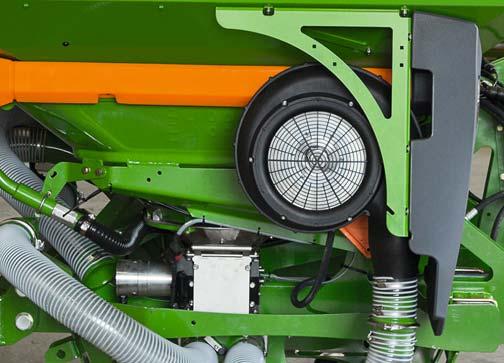 XTender zásobník nesený za traktorem 32 33 Dávkování Ventilátor Sériové, elektrické dávkování se již nesčetněkrát osvědčilo u secích strojů.