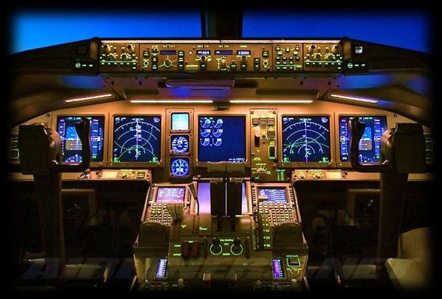 První návrhy Boeingu 777 vznikly jiţ koncem 70. let, kdy měli konkurovat McDonnell Douglas DC-10 a Lockheed L-1011. Nakonec se však projekt odloţil a Boeing se zaměřil na prodlouţené verze 767.