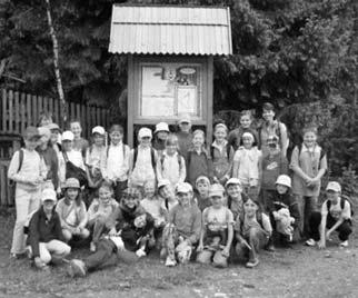 Lesnej, dozvedeli sa o ochrane lesa, odviezli sa vláčikom po novootvorenej lesnej železničke. 9.6. - Deti z dramatického krúžku spolu s p.uč. Bištiakovou a ZRŠ p.