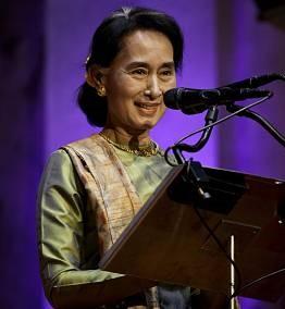 Na konferenci Forum 2000 v Praze vystoupila barmská poslankyně a někdejší disidentka Su Ťij.
