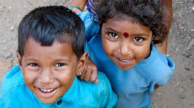 t é m a Projekty, které pomáhají 19 Lenka Sobotová, archiv Adra Zón bez dětské práce v Indii přibývá Bída neospravedlňuje dětskou práci to je motto Shanty Sinhy, zakladatele indické neziskové