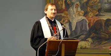 RAZGOVOR u Čehoslovačkoj husitskoj crkvi nije najviši predstavnik hijerarhije u smislu istočnog ili zapadnog prava. Naša crkva, naime, nema samo episkopalni karakter, nego i prezbiterski.