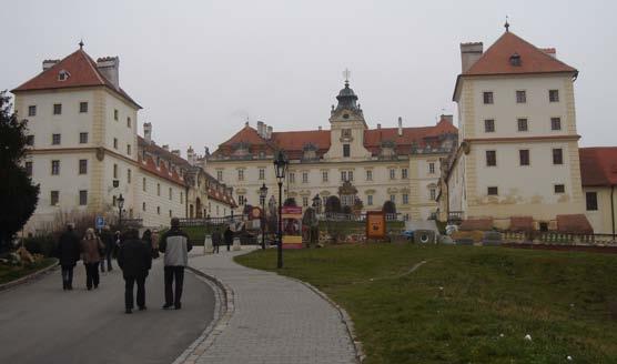 i drugih eksponata iz privatne zbirke lihtenštajnskog kneza Hansa Adama II. iz njegova dvorca u Vaduzu te iz Muzeja Liechtenstein iz Beča.