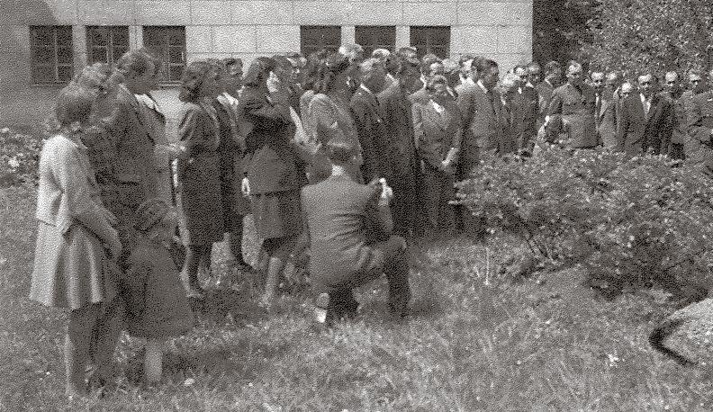 dne 28. října na výročí 100 let vzniku Československa pak v parku vysadíme nový strom svobody. Patrně opět javor, jako tomu bylo v roce 1946. Místo výsadby nicméně nemusí být stejné ani blízké.