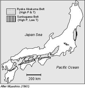 Ryoke-Abukuma charakterizovaná nízkým tlakem a vysokou teplotou na
