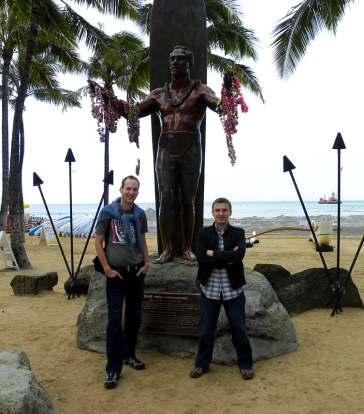 den: Pohodový den, seznámení s WAIKIKI (pláž, International Market Place, socha Otce surfařů, nejstarší místní hotel Moana).