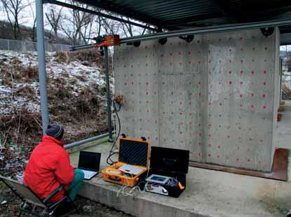 6 GPR measurement at a physical model by the use of different antenna systems: 500, 800 and 1 600 MHz / comparison of results 7a 7b Obr. 7 Zkušební blok č.