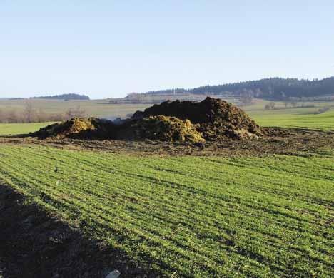 OCHRANA PODZEMNÍCH VOD PŘED ZNEČIŠTĚNÍM NEBEZPEČNÝMI LÁTKAMI SMR 2 Poznámka: Pomocí aplikace na Portálu farmáře (Registr půdy LPIS) lze ověřit, zda zvolené místo k uložení hnoje na zemědělské půdě,