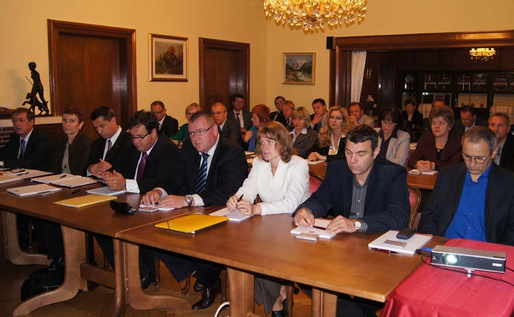 Z DELOM SE VSE DOSEŽE Udeleženci strateške konference 2012 (foto: Tadeja Jegrišnik) nekdanji direktor Zdravilišča Rogaška Slatina, ki je vrsto let deloval predvsem na področju za izvajanje celovite