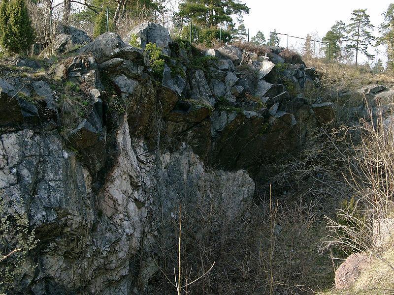 vesnice Ytterby Získán: z minerálu gadolinitu,