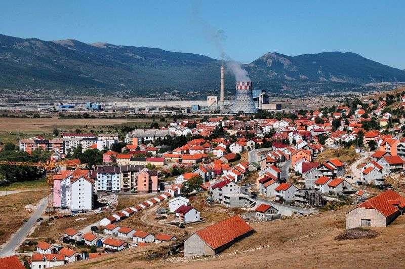 101 Dnes na všechno prožité vzpomínáme a v paměti máme uloženy všechny strasti a tragédie, jichž jsme byli svědky.