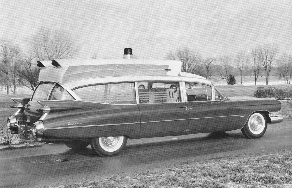 A4A INFORMAČNÍ SERVIS CLASSIC AMERICAN AMBULANCES AND FUNERAL VEHICLES: 1900 1980 PHOTO ARCHIVES Walt M. P. McCall - Tom McPherson Iconografix, Hudson, Wisconsin.