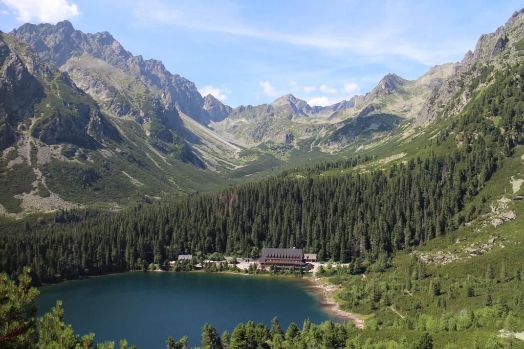 3.8.2017 Vysoké Tatry výstup na Ostrvu Výhľad na Popradské pleso a do Mengusovskej doliny.