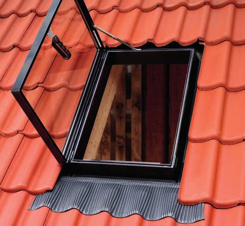 Střešní výlez pro nezateplenou střechu GVK 0000Z Střešní výlez GVK poskytují stavařům, kominíkům a dalším řemeslníkům snadný přístup na střechu.