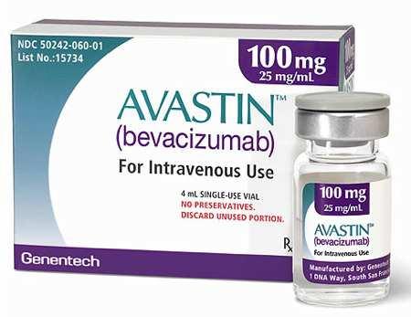 nebo subkutánně (Dearden C.A. et al., 2011). Před podáním vlastní infuze je nutná premedikace pacienta pomocí defenhydraminu (50mg) nebo acetaminofenonu (500 1000 mg).